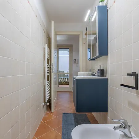Appartamento Guesthost - Charming Int - 3 Ferrara