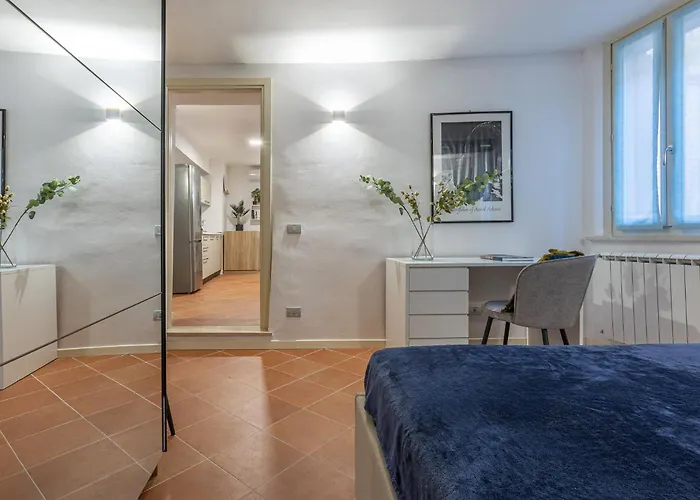 Guesthost - Charming Int - 3 Apartment Ferrara