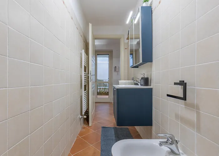 Apartment Guesthost - Charming Int - 3 Ferrara
